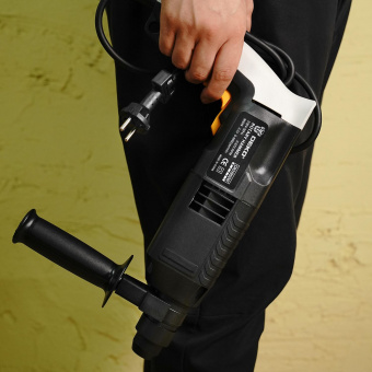 Перфоратор Deko DKH950W патрон:SDS-plus уд.:3.2Дж 950Вт (кейс в комплекте) от магазина РЭССИ