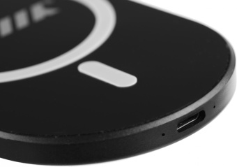 Держатель Wiiix CW-74-B магнитный беспров.з/у. черный/серый для смартфонов от магазина РЭССИ