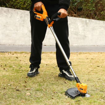 Триммер электрический Deko DKTR12V Max аккум. неразбор.штан. реж.эл.:нож от магазина РЭССИ