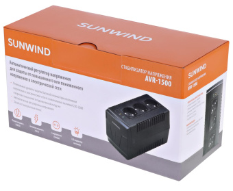 Стабилизатор напряжения SunWind AVR-1500 750Вт 1500ВА черный от магазина РЭССИ