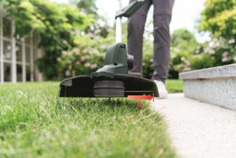 Триммер электрический Bosch UniversalGrassCut 18 Li аккум. разбор.штан. реж.эл.:леска от магазина РЭССИ