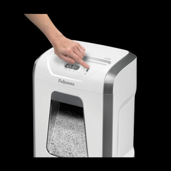 Шредер Fellowes PowerShred 15С белый (секр.P-4) фрагменты 15лист. 19лтр. скрепки скобы пл.карты от магазина РЭССИ
