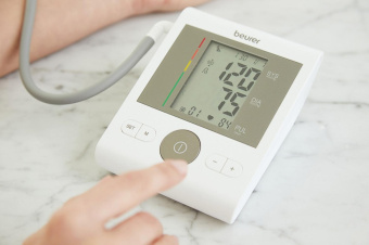 Тонометр автоматический Beurer BM28 с адаптером от магазина РЭССИ