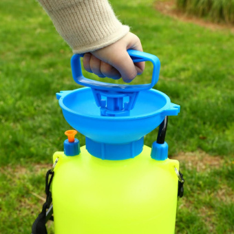 Опрыскиватель Deko DKSP06 наплеч. 5л зеленый/голубой (065-0938) от магазина РЭССИ