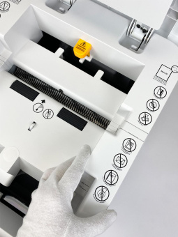 Шредер Heleos АП40-5 белый с автоподачей (секр.P-5) фрагменты 180лист. 37лтр. скрепки скобы пл.карты от магазина РЭССИ