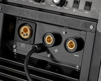 Сварочный аппарат Ресанта САИПА-250 инвертор ММА DC/MIG-MAG/FCAW 11.5кВт от магазина РЭССИ