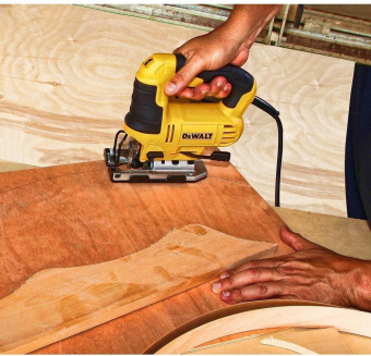 Лобзик DeWalt DWE349-KS +1пил. 650Вт 3200ходов/мин от электросети от магазина РЭССИ
