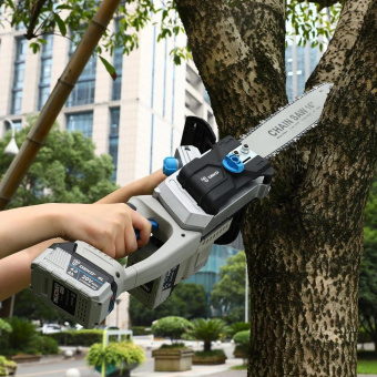 Цепная пила Deko DKCHS 40 PRO аккум. 40Вт дл.шины:16" (40cm) 2аккум. 4Ач ЗУ (083-2002) от магазина РЭССИ