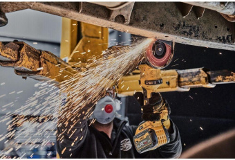 Углошлифовальная машина DeWalt DCG418NT-XJ 2300Вт 9000об/мин рез.шпин.:M14 d=125мм жестк.кейс от магазина РЭССИ
