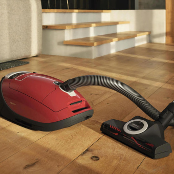 Пылесос Miele Complete C3 Cat & Dog PowerLine 890Вт красный от магазина РЭССИ