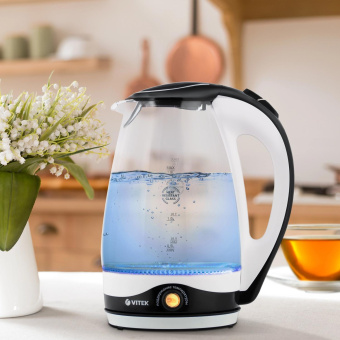 Чайник электрический Vitek VT-7027 1.8л. 2200Вт черный корпус: стекло от магазина РЭССИ