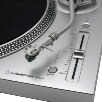 Проигрыватель винила Audio-Technica AT-LP120XUSB ручной серебристый от магазина РЭССИ