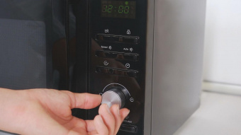 Микроволновая Печь Candy CMWA20TNDB-07 20л. 700Вт черный/серебристый от магазина РЭССИ