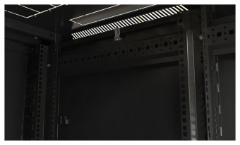 Шкаф серверный Hyperline (TTB-4261-DD-RAL9004) напольный 42U 600x1000мм пер.дв.перфор. задн.дв.перфор. 2 бок.пан. направл.под закл.гайки 800кг черный 910мм 2055мм IP20 сталь от магазина РЭССИ