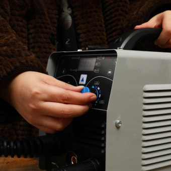 Сварочный полуавтомат Deko DKWM200A MIG-MAG от магазина РЭССИ