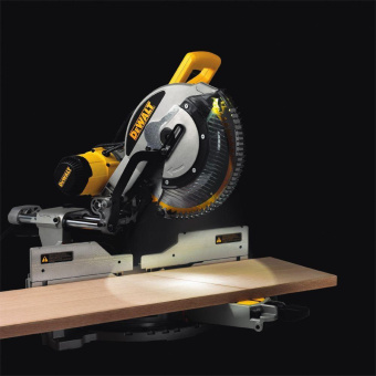 Торцовочная пила DeWalt DWS780 1675Вт 3800об/мин d=305мм от магазина РЭССИ