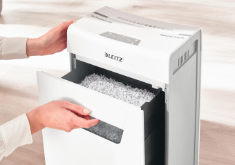 Шредер Leitz IQ Protect Premium 6M белый (секр.P-5) фрагменты 6лист. 18лтр. скрепки скобы от магазина РЭССИ