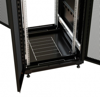 Шкаф серверный WRline (WR-TT-4268-DD-RAL9004) напольный 42U 600x800мм пер.дв.перфор.2ств. задн.дв.перфор.2-хст. 2 бок.пан. 800кг черный 710мм 2055мм IP20 сталь от магазина РЭССИ