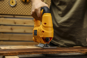 Лобзик Deko DKJS600 +1пил. 600Вт 3000ходов/мин от электросети от магазина РЭССИ