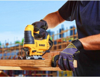 Лобзик DeWalt DWE349-KS +1пил. 650Вт 3200ходов/мин от электросети от магазина РЭССИ