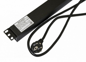 Блок распределения питания Hyperline SHE-12SH-2IEC-2.5EU верт.размещ. 12xSchuko 2xC13 базовые 16A Schuko 2.5м от магазина РЭССИ