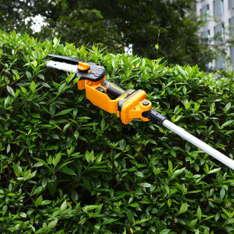 Электрическая цепная пила Deko DKCHS 20-150 дл.шины:6" (15cm) 1аккум. 4Ач ЗУ (085-4447) от магазина РЭССИ