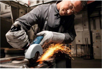 Углошлифовальная машина Bosch GWS 12-125 1200Вт 11000об/мин рез.шпин.:M14 d=125мм (06013A6100) от магазина РЭССИ