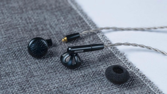 Наушники вкладыши Fiio FF5 1.2м черный проводные в ушной раковине от магазина РЭССИ