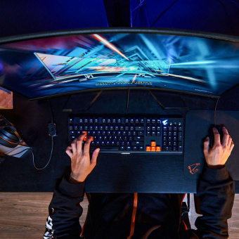 Монитор Gigabyte 31.5" G32QC A черный VA LED 1ms 16:9 HDMI HAS 350cd 178гр/178гр 2560x1440 165Hz DP 2K USB 7.8кг от магазина РЭССИ
