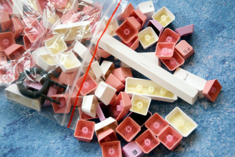 Клавиатура A4Tech Bloody B800 Dual Color механическая розовый/белый USB for gamer LED от магазина РЭССИ