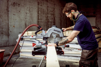 Торцовочная пила Metabo KGS 305 M 1600Вт 3700об/мин d=305мм от магазина РЭССИ