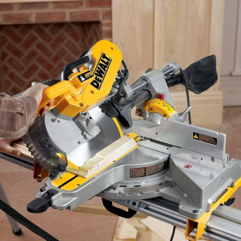 Торцовочная пила DeWalt DWS780 1675Вт 3800об/мин d=305мм от магазина РЭССИ
