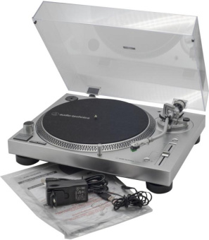 Проигрыватель винила Audio-Technica AT-LP120XUSB ручной серебристый от магазина РЭССИ