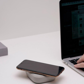 Мобильный аккумулятор Solove Solove W5 10000mAh 2.1A беспров.зар. серый (W5 WHITE UPDATED RUS) от магазина РЭССИ