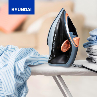 Утюг Hyundai H-SI01671 2400Вт голубой от магазина РЭССИ