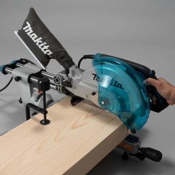 Торцовочная пила Makita LS1110F 1450Вт 4500об/мин d=260мм от магазина РЭССИ