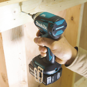 Шуруповерт Makita DTD154Z аккум. патрон:шестигр.1/4" от магазина РЭССИ