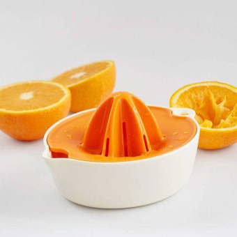 Соковыжималка цитрусовая Fiskars Functional Form 1016125 белый/оранжевый от магазина РЭССИ