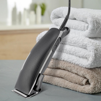 Машинка для стрижки Vitek VT-2520 черный (насадок в компл:4шт) от магазина РЭССИ