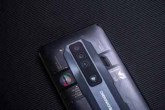 Смартфон Nubia Red Magic 7 256Gb 18Gb прозрачный моноблок 3G 4G 2Sim 6.67" 1080x2400 Android 12 64Mpix 802.11 a/b/g/n/ac/ax NFC GPS GSM900/1800 GSM1900 TouchSc Protect от магазина РЭССИ