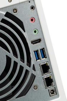 Сетевое хранилище NAS Qnap Original D4 PRO 4-bay настольный Celeron N3060 от магазина РЭССИ