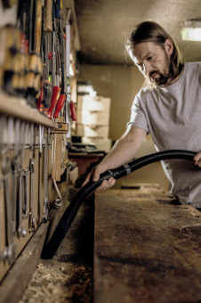 Строительный пылесос Karcher WD 4 V-20/5/22 1000Вт (уборка: сухая/сбор воды) желтый от магазина РЭССИ