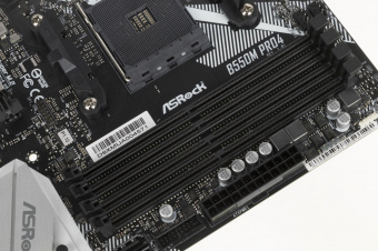 Материнская плата Asrock B550M PRO4 Soc-AM4 AMD B550 4xDDR4 mATX AC`97 8ch(7.1) GbLAN RAID+VGA+HDMI+DP от магазина РЭССИ
