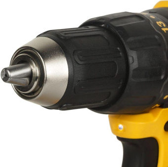 Дрель-шуруповерт DeWalt DCD777M2T аккум. патрон:быстрозажимной (кейс в комплекте) от магазина РЭССИ