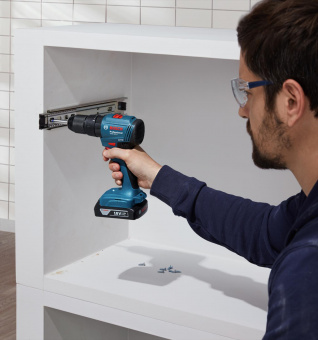 Дрель-шуруповерт Bosch GSR 185-LI аккум. патрон:быстрозажимной (кейс в комплекте) (06019K3003) от магазина РЭССИ