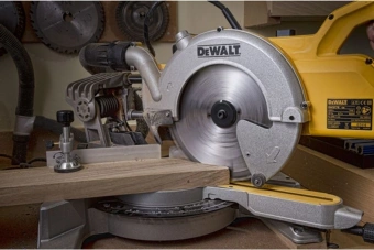 Торцовочная пила DeWalt DWS778 1850Вт 4300об/мин d=250мм от магазина РЭССИ