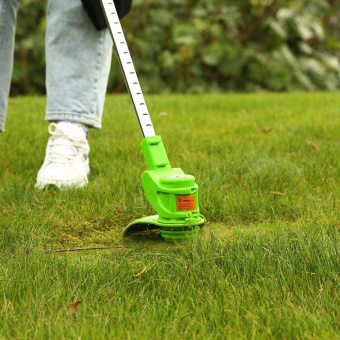 Триммер электрический Deko DKTR12 аккум. 300Вт неразбор.штан. реж.эл.:нож от магазина РЭССИ