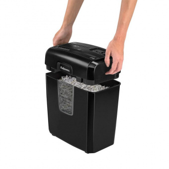 Шредер Fellowes PowerShred 8CD черный (секр.P-4) фрагменты 8лист. 14лтр. скрепки скобы пл.карты CD от магазина РЭССИ