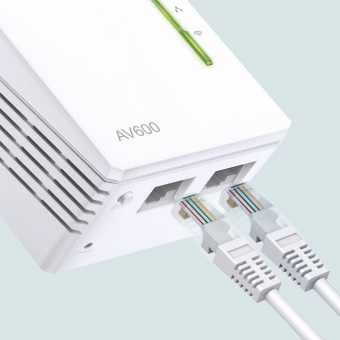 Сетевой адаптер Powerline TP-Link TL-WPA4220 AV600 Fast Ethernet (ант.внутр.) от магазина РЭССИ