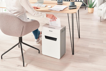 Шредер Leitz IQ Protect Premium 10X белый (секр.P-4) фрагменты 10лист. 18лтр. скрепки скобы от магазина РЭССИ